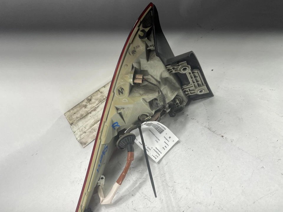 Used Right Tail Light Assembly fits: 2013 Honda Insight Right Grade B - Image 2 of 4