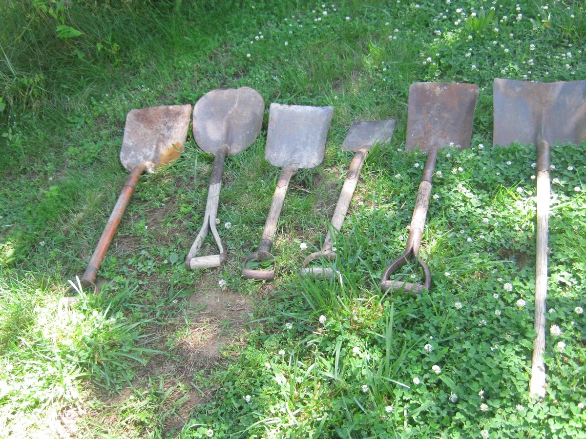 6 pc Vintage Used Metal Wood D Handles Shovel Shovels Garden Farm Tools