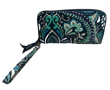 Vera Bradley Clutch Wristlet Wallet Size 8X4X1 Inches Blue Zip Around H11