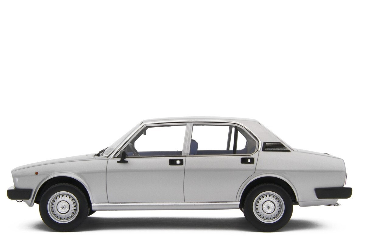 LAUDORACING-MODELS 1:18 ALFA Romeo Alfetta 2.0 L 1978 Lm154A Model Car LAUDORACING-MODELS 1:18 ALFA Romeo Alfetta 2.0 L 1978 Lm154A Model Car