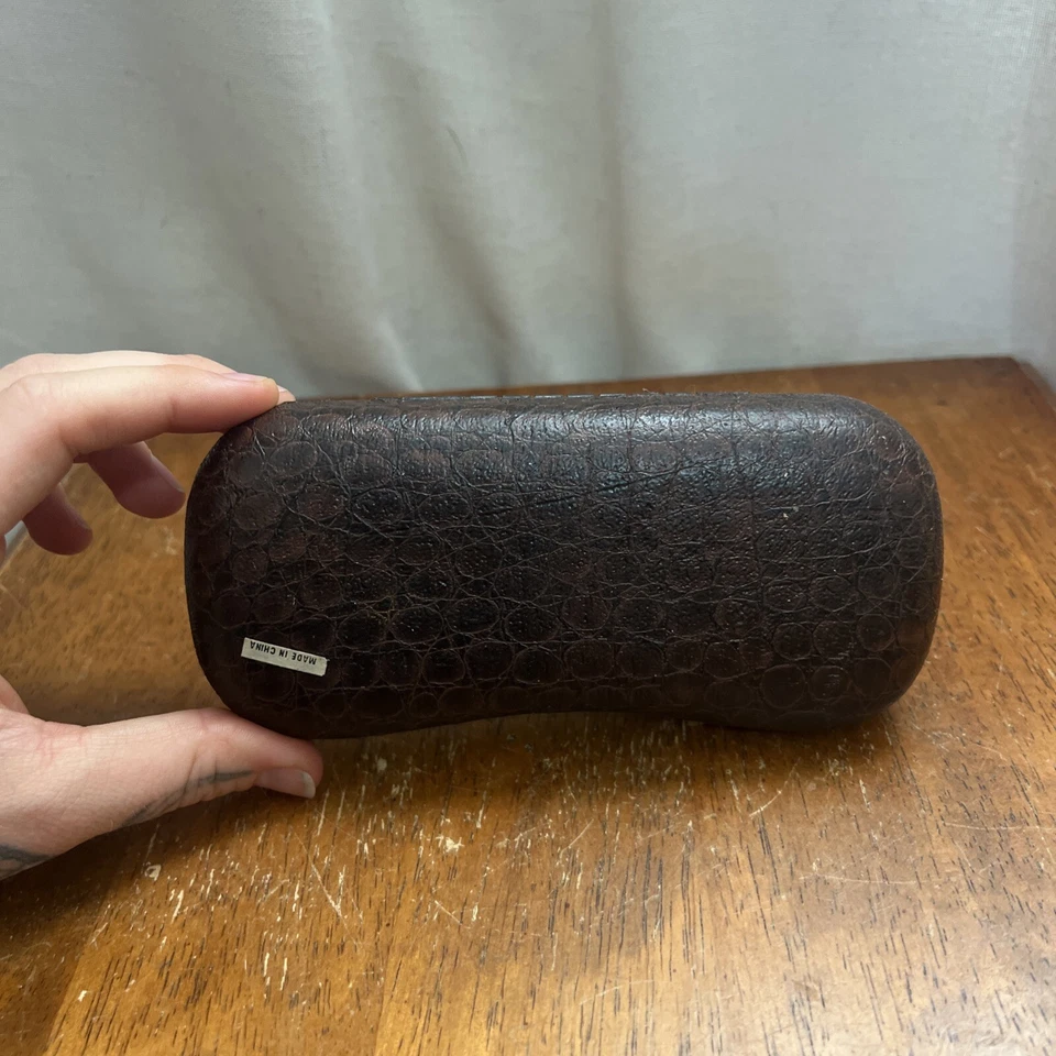 DAVANTE LEATHER SUNGLASS CASE Brown Crocodile hard shell storage velour - Image 4 of 4