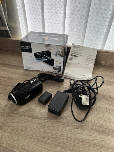 Sony Handycam HDR-PJ220E Handheld HD Projector Camcorder Black
