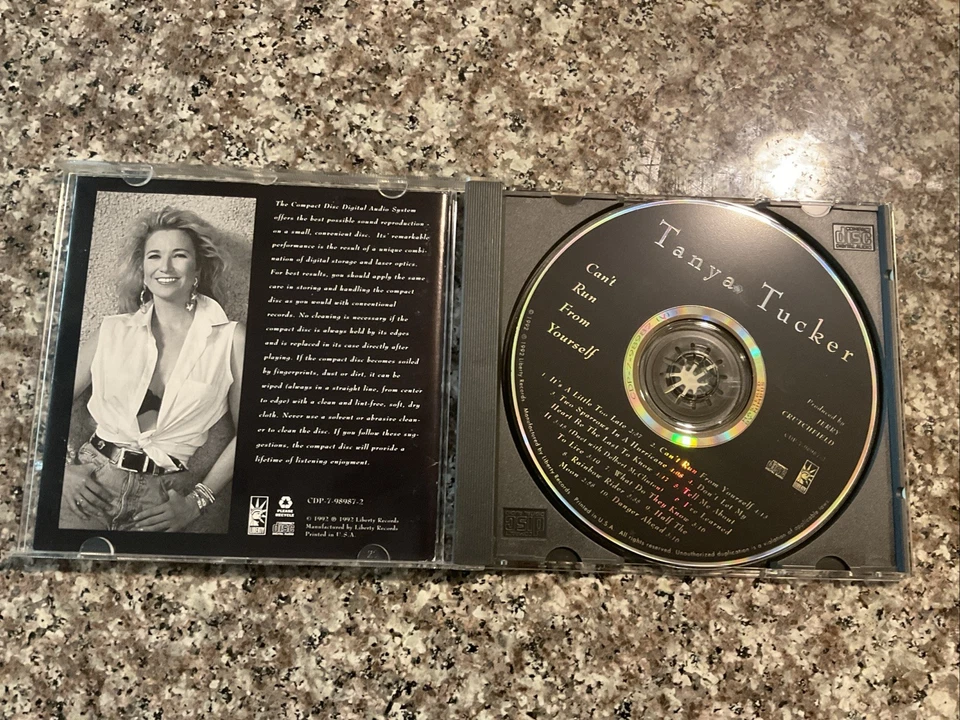 Can't Run From Yourself - Music CD - Tucker, Tanya -  1992- Capitol - Imagem 2 de 4