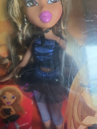 Bratz Cumpleaños Bash 2 en 1 Paquete de Bonificación con Monedero Muñeca YASMIN NUEVO EN CAJA HALLAZGO RARO - Imagen 6 de 23