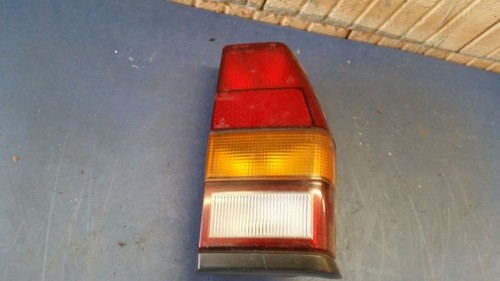 VW POLO (86C, 80) Rücklicht Rückleuchte rechts mit Lampenträger 867945112A