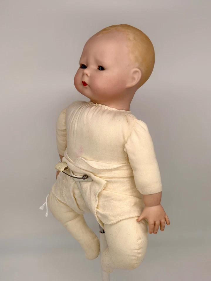 Антикварная неглазурованная кукла EI Horsman TYNIE BABY с купольной головой уникальная репродукция с подписью Анны Адамс - Изображение 4 из 4