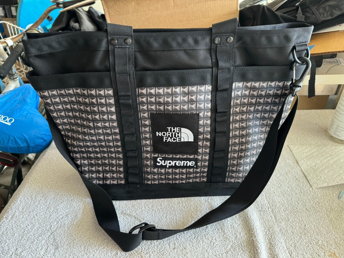 Supreme x The North Face Studded Explore Utility Tote Bag Supreme x The North Face Studded Explore Utility Tote Bag
