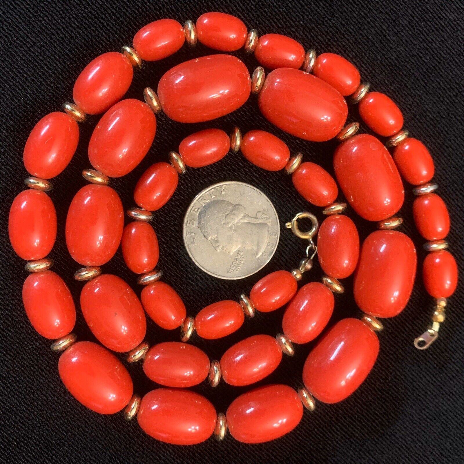 Vtg Cherry Red Lucite Oval Graduated Bead Necklac… - image 2