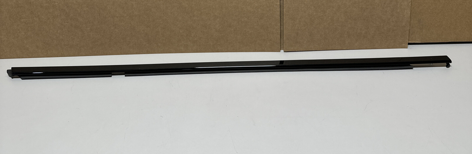 Genuine PORSCHE Macan 2019>> Front Right Black Interior Door Trim  