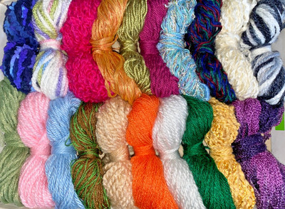 20 neue Wollreste zum Basteln Stricken Häkeln usw....(3