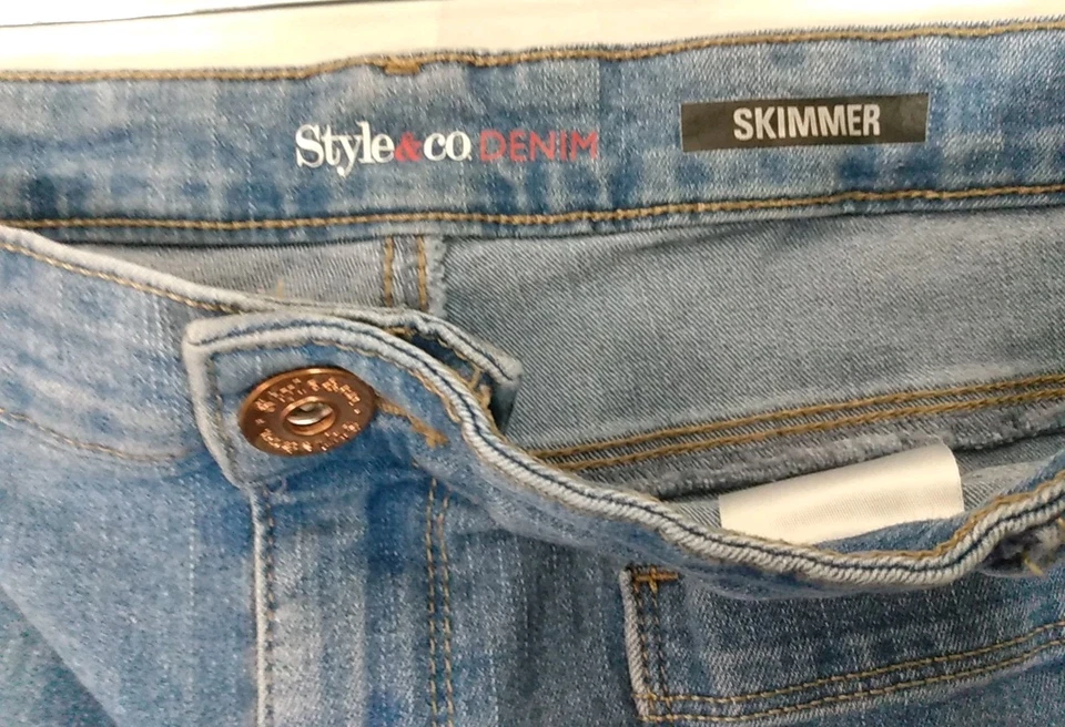 Style & Co Denim Skimmer Women's 12 Capri Shorts Blue  Front Pockets 14" Inseam - Image 3 of 4