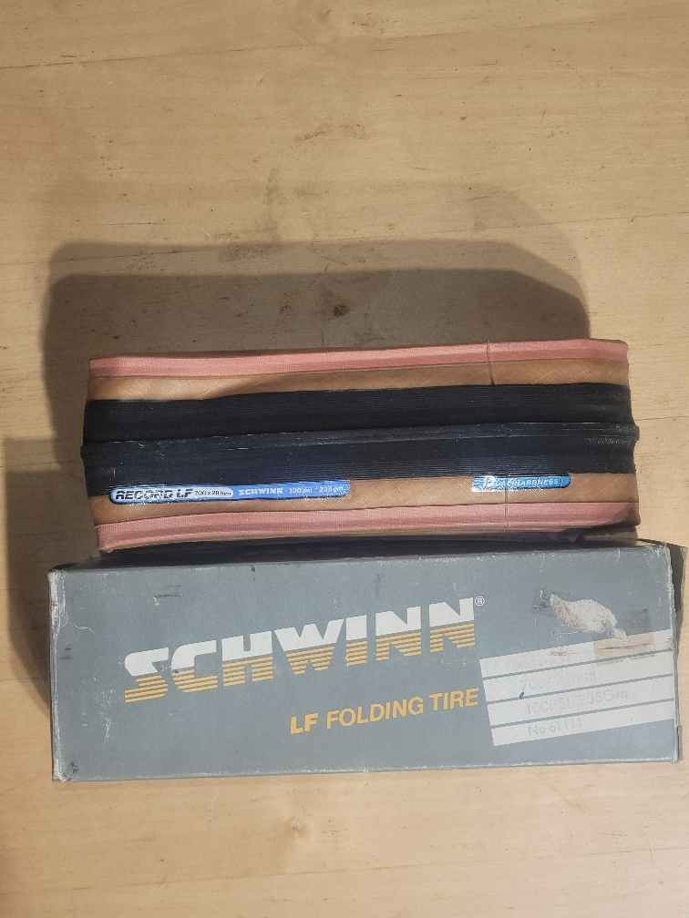 Vintage Schwinn 700x28 Record  LF Folding Road Bike Tire Gumwall
