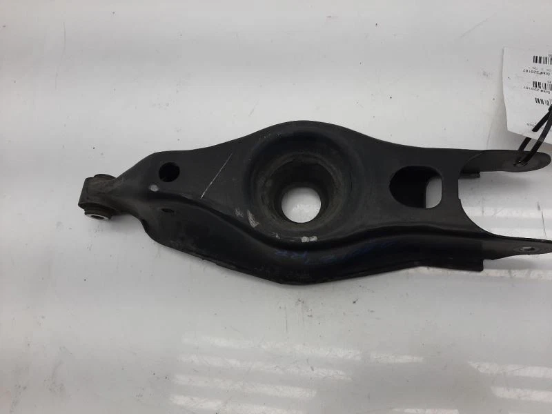 Lower Control Arm Rear Center Spring Perch 05-20 CHRYSLER 300 68229216AB - Изображение 2 из 4