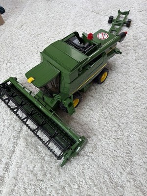 Bruder John Deere Mähdrescher T670i, Modellfahrzeug