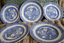 5 "Blue Willow" pattern desert Plates  Bell Chinahighly recognizable