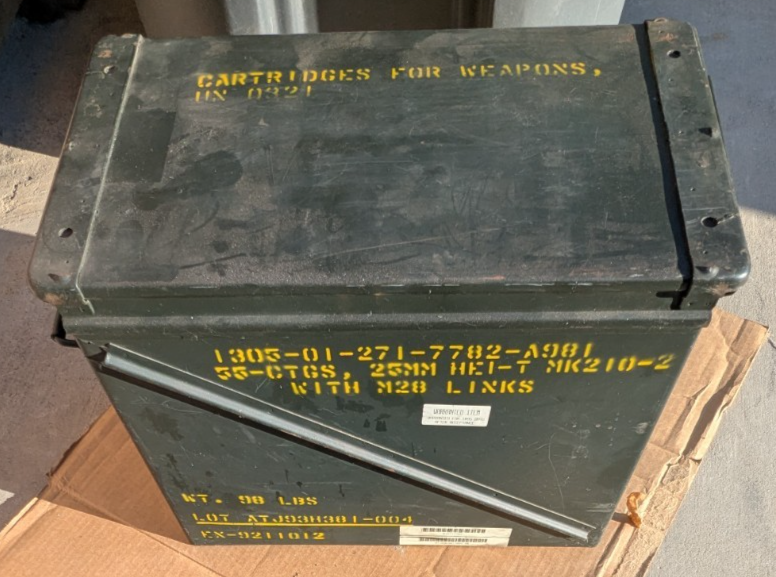 LARGE MILITARY AMMO BOX / CAN 18
