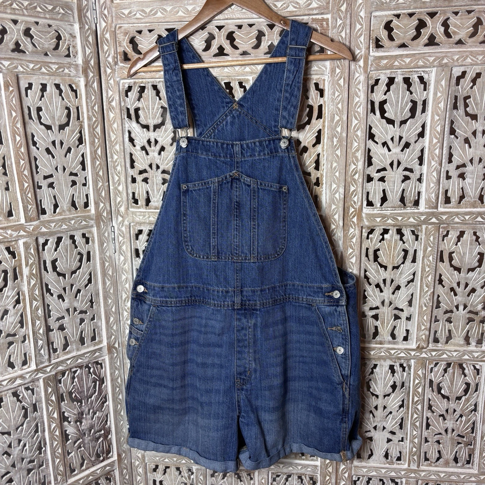 Old Navy Jean Overall Shorts Womens Extra Large Blue Cuffed Bib Romper