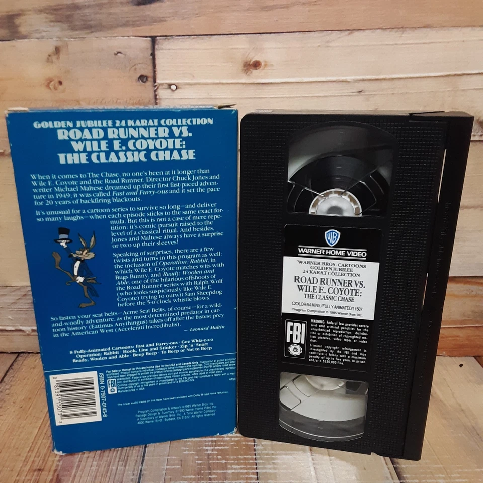 Road Runner vs Wile E. Coyote VHS Used Warner Bros Cartoons Classic Foto 2 de 4