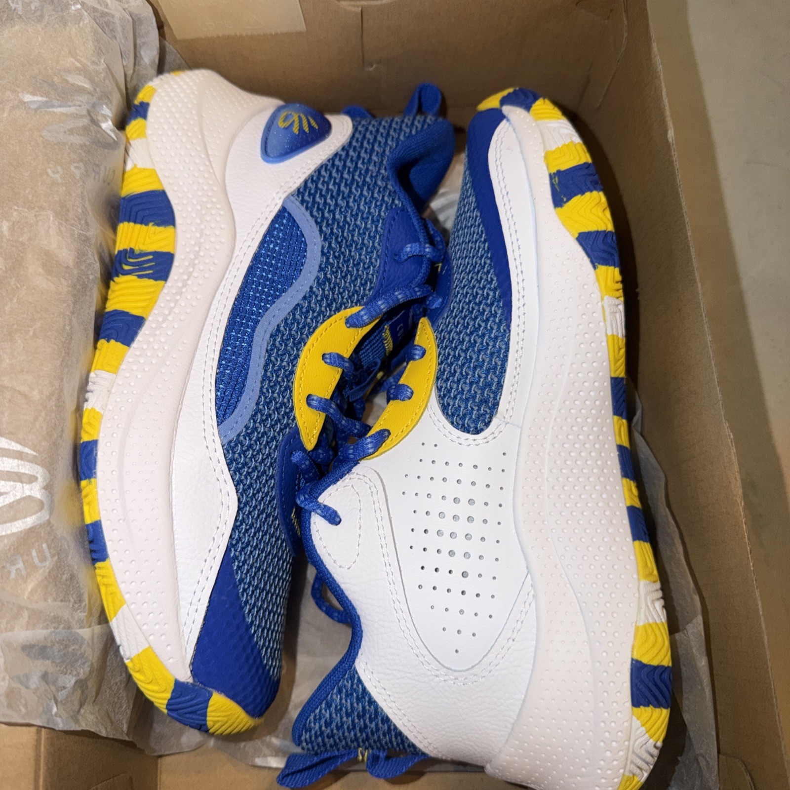 Size 4.5 (GS) - Under Armour Curry 3Z24 blue and yellow 