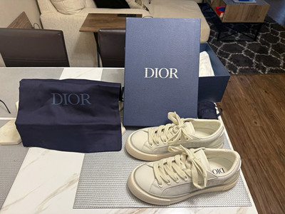 Dior Men s Low Top Lace-Up Sneakers White/Gray Style Code 3SN303ZYS
