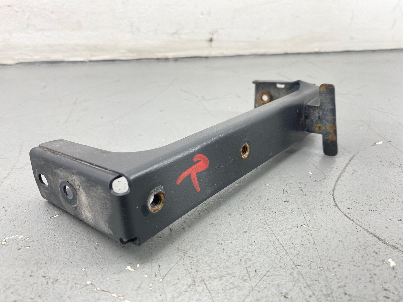 McLaren GT 2020-2023 Rear Right Bumper bracket