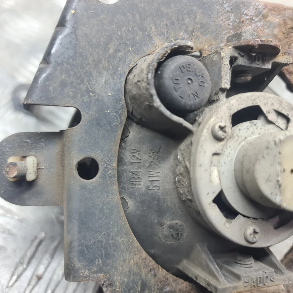 Luz antiniebla Mitsubishi Grandis lado del conductor frontal OSF derecha RH 04-08 Foto 4 de 4