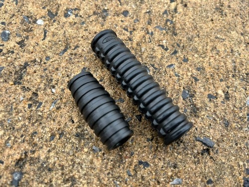 HONDA DREAM C70 C71 C72 CS72 C76 CS76 C77 CS77 CA78 CA77 SIDE CLIP / NOS | Australia