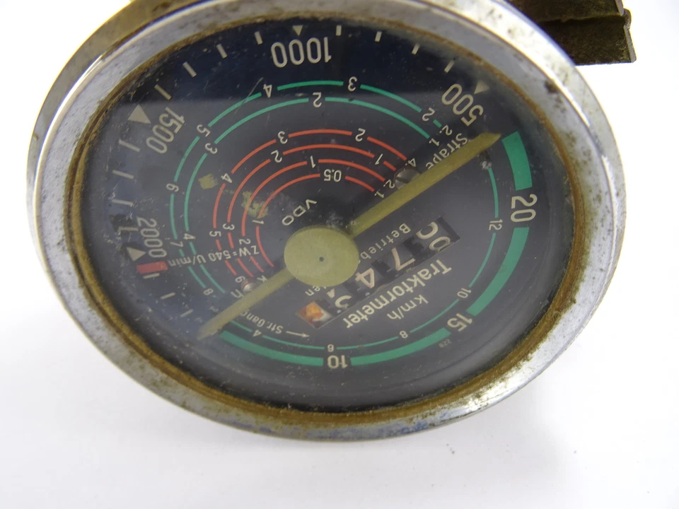 Betriebstundenzähler Traktormeter vom Fendt Farmer 2 FW 228 Traktor - Bild 2 von 4