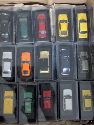 Varianten / Modellautos 1:43 Ixo DeAgostini Volkswagen VW Collection mit Vitrine