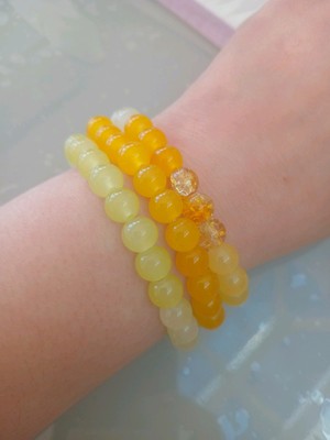 Neue handgefertigte Armbänder