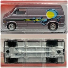 CHASE! Johnny Lightning Boogie Vans 1975 Dodge D-100 WHITE LIGHTNING
