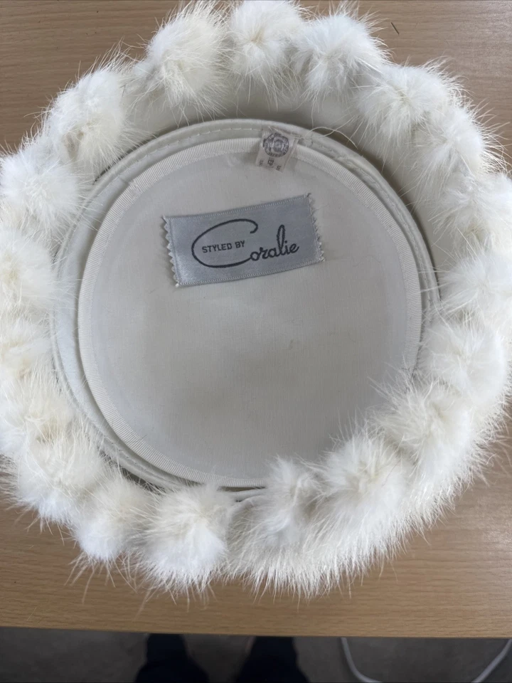 Sombrero Pastillero Midcentury Damas Visón y Malva Estilo por Coralie Foto 3 de 4