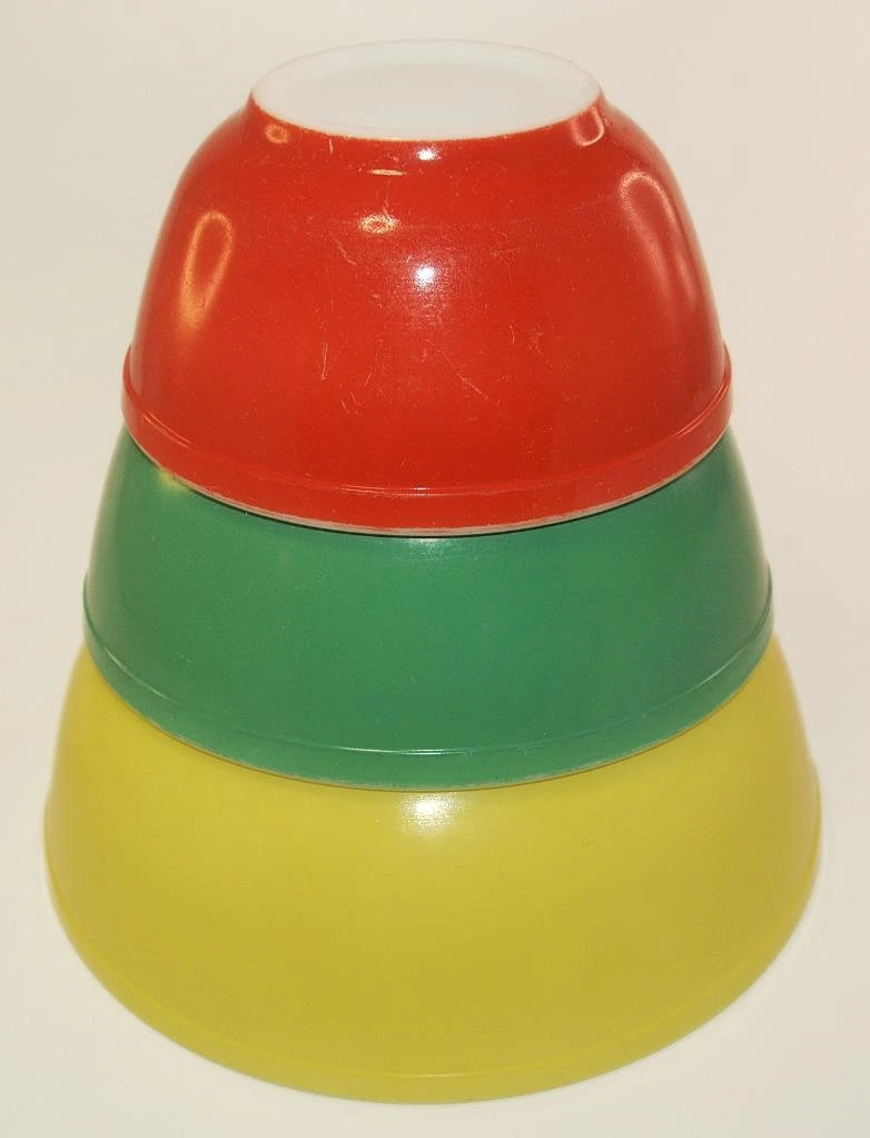 Pyrex ~ 3 pc - Glass Mixing Bowl Set Nesting Red Green Yellow *VINTAGE!! *USA!