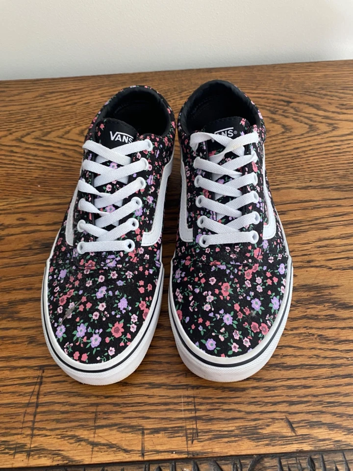 WORN ONCE VANS FLORAL PRINT LOW SKATEBOARD TRAINERS UK 7 - Image 3 of 4