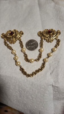 Vintage Double  Broch With Faux Pearls Curb Chain. 1C3