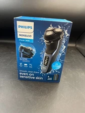 Philips Norelco Shaver 3600 Rechargeable Wet and Dry Electric S3243/91
