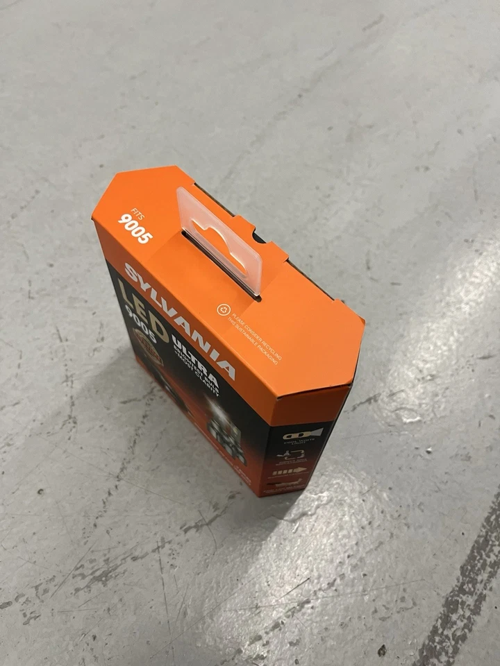 Sylvania 9005 6000K LED Ultra Powersports & Fog Headlight Bulb (2 Pack) - Image 2 of 4