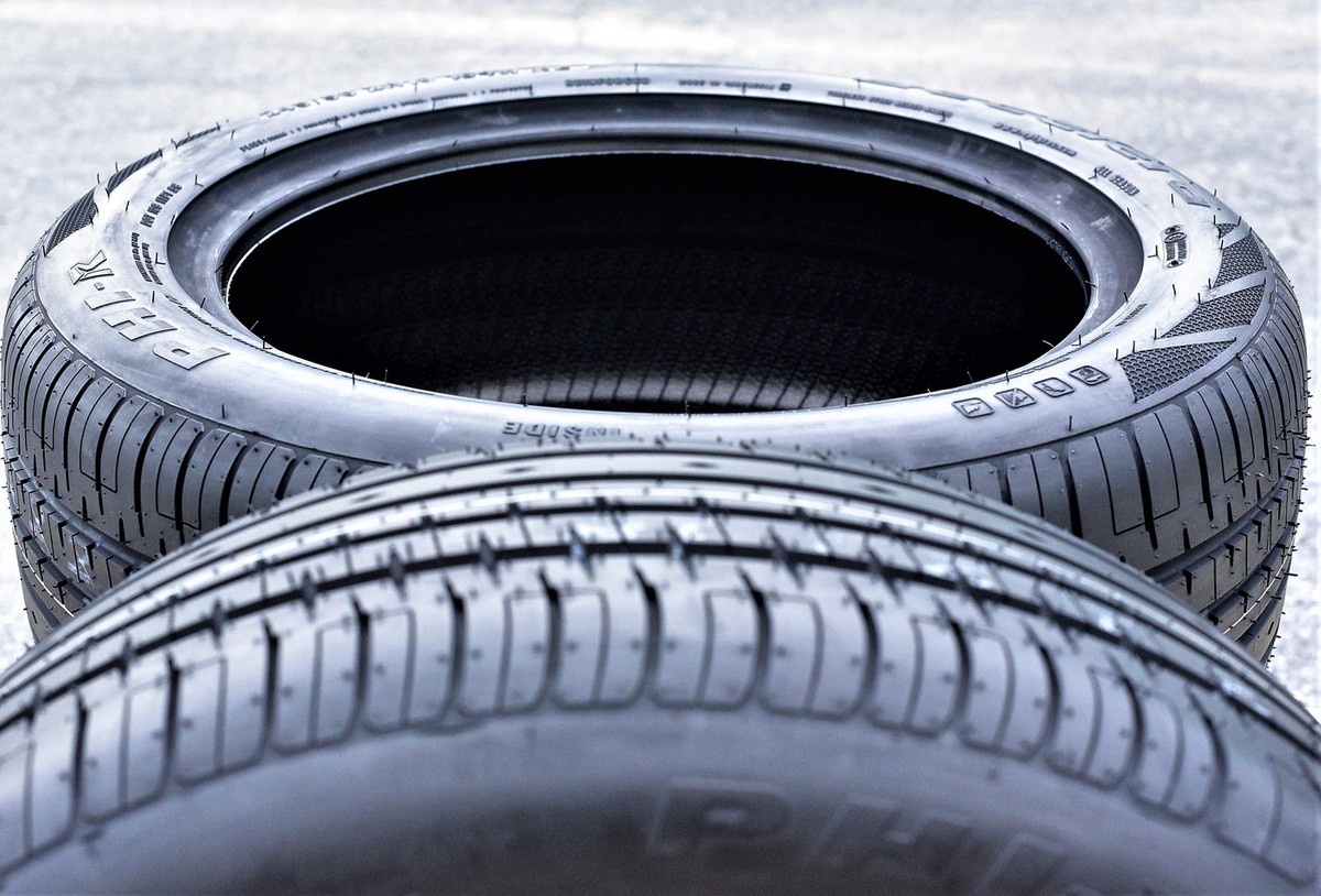 Tire 165/40R17 72V XL Accelera Phi-R AS A/S Performance | eBay