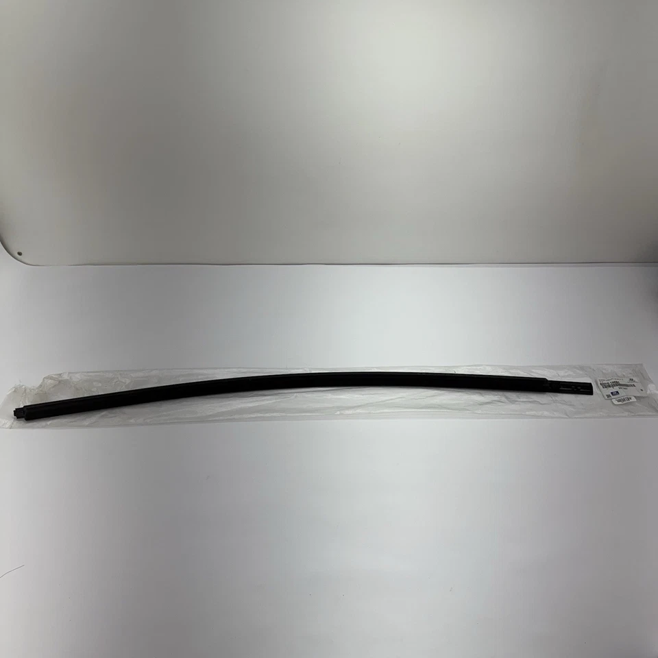 2015-2017 Hyundai Accent Belt WeatherStrip moldura porta dianteira esquerda 82210-1R001 - Imagem 3 de 4