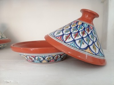 Handbemalte marokkanische Tajine, Kochgeschirr aus rotem Ton, marokkanisches Dekor (27 cm) Boho Home d