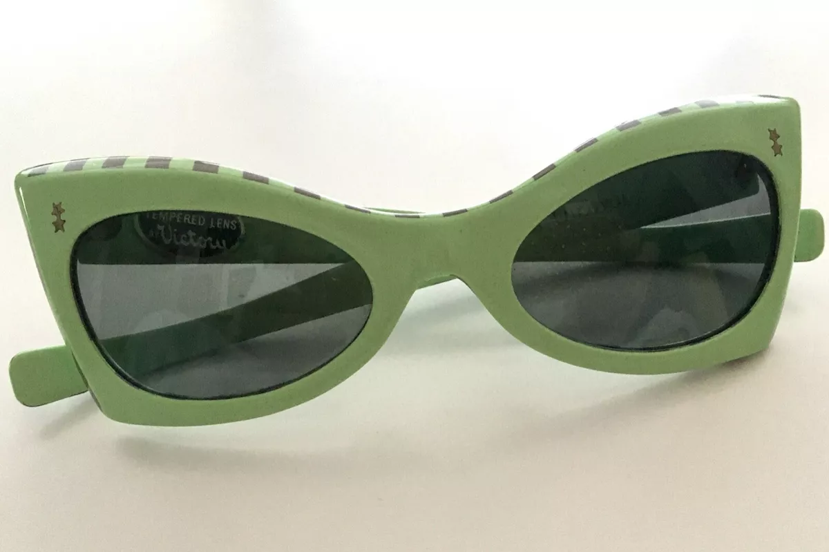 Mint Vintage Rare and Desirable 60s Victory Optical Dramatic Cat Eye Sunglasses