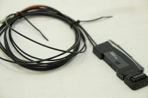Omron E3NX-FA0 + E32-LDIIR 2M 33