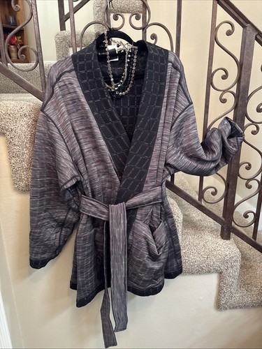 NUEVO CON ETIQUETAS Nike Yoga Therma-FIT Luxe Talla 2X Chaqueta Kimono Reversible Jacquard Envolvente $140 - Imagen 10 de 11