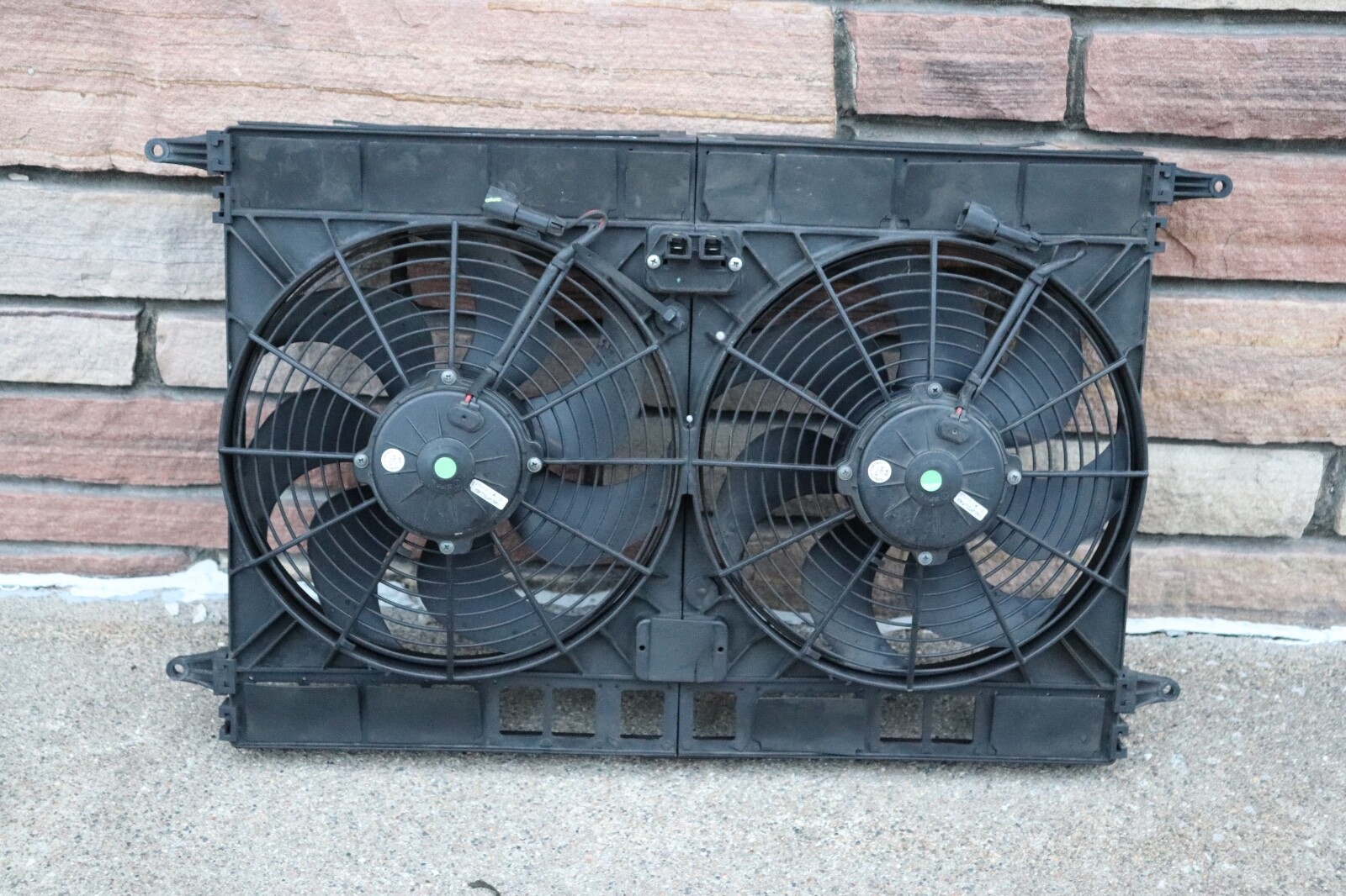 P2005134 2005-2008 Maserati Quattroporte Cooling Fan Dual Fan 4.2L V8 VA50AP70 