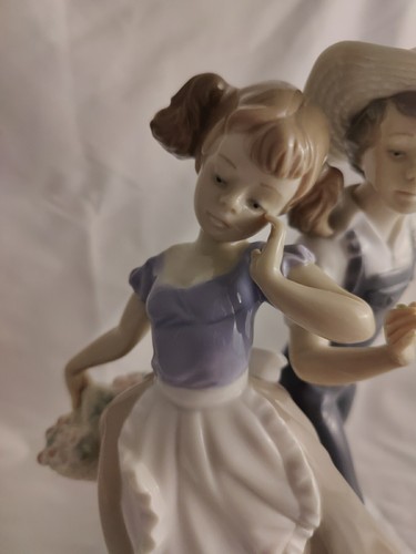 LARGE LLADRO LOVE IN BLOOM FIGURINE 5292 DESIGN BY REGINO TORRIJOS- A/F 10" Tall - Picture 10 of 18