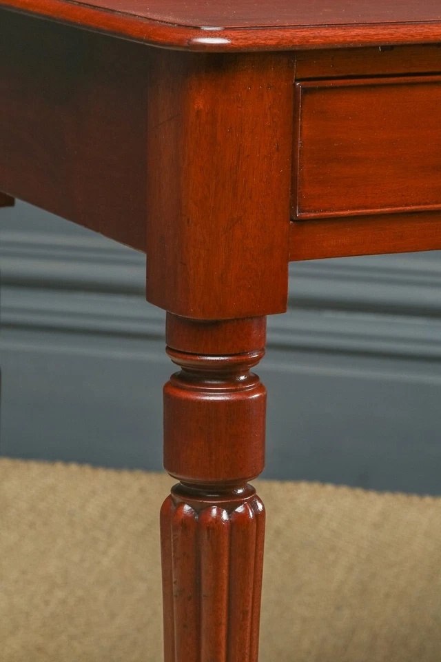 Antigua mesa lateral inglesa victoriana caoba con cajones (c 1840) Foto 4 de 4