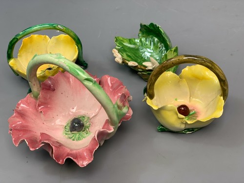 Lot 8 Vintage Porcelain Decor 2 Shoes, 3 Flower Baskets, Leaf & 2 Mini Plates - Picture 8 of 12