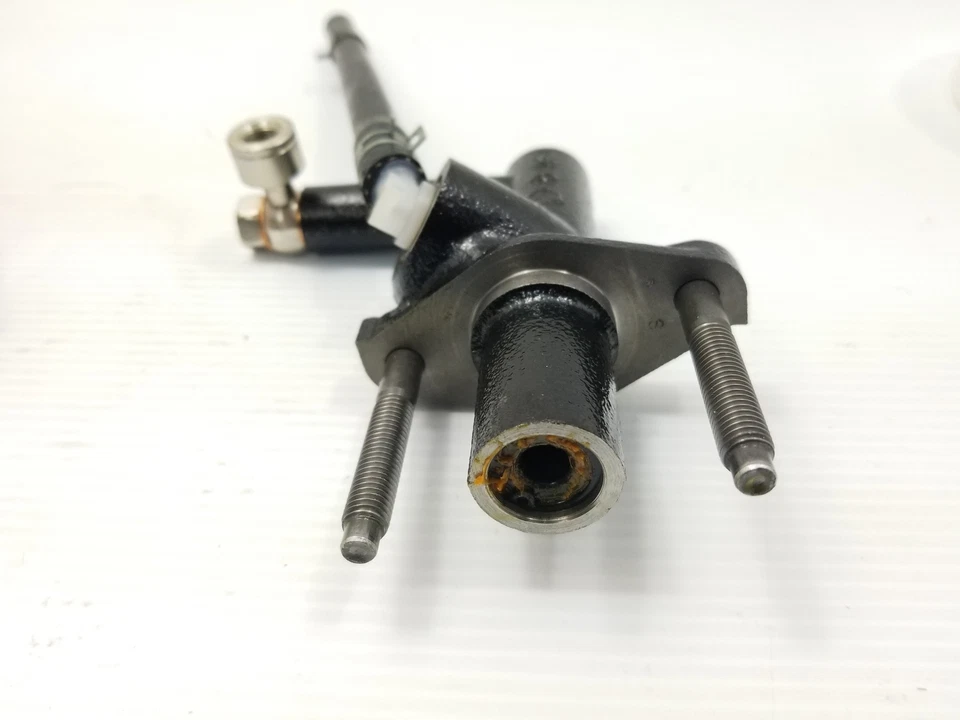 Cilindro maestro de embrague genuino OEM Mazda FE05-41-990A 2004-2008 RX-8 Foto 3 de 4