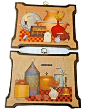 2 VINTAGE LITHO USA KIRBY STAPCO NY COLONIAL KITCHEN WALL PLAQUES PICTURES