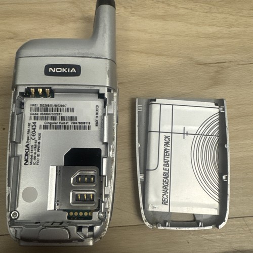 Nokia 6102 Silver Black Rare Cellular Flip Phone Collectible Untested For Parts - Picture 4 of 4